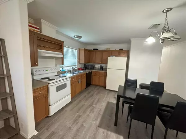 Dallas, TX 75235,5529-5531 Mesa Circle #5529