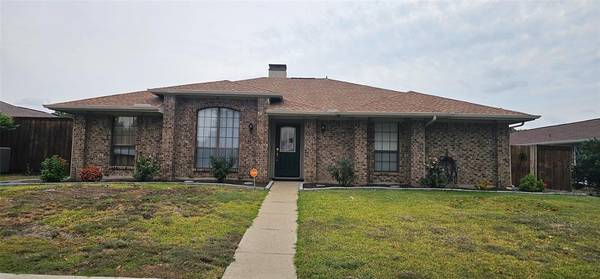 3102 Aspen Drive, Carrollton, TX 75007