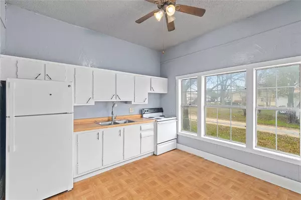 Bangs, TX 76823,102 E Fitzgerald Street