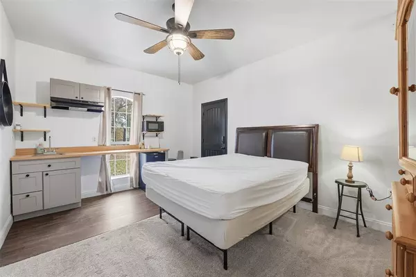 156 Howard Newby Lane, Springtown, TX 76082