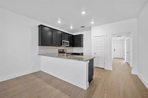 Troy, TX 76579,1006 S College Avenue