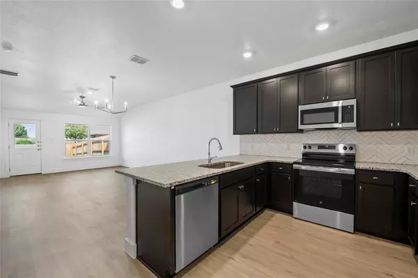 Troy, TX 76579,1006 S College Avenue