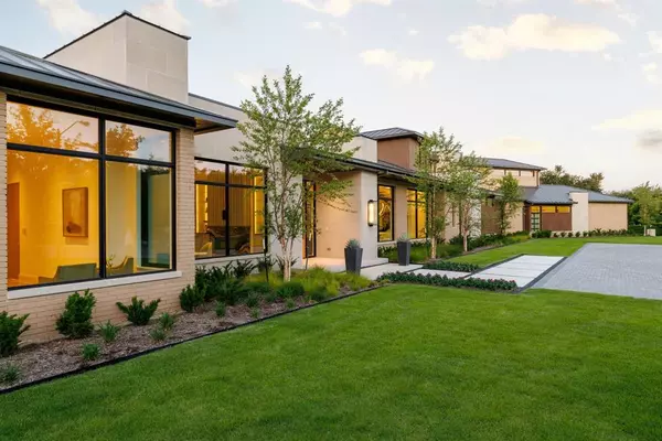 Dallas, TX 75229,4527 N Lindhurst Avenue