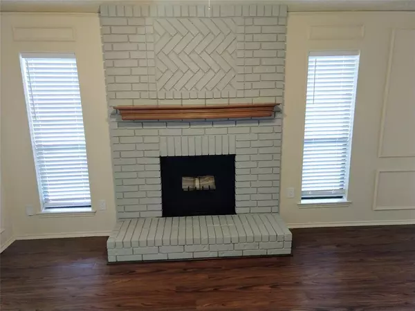 Arlington, TX 76018,5704 Congressional Drive