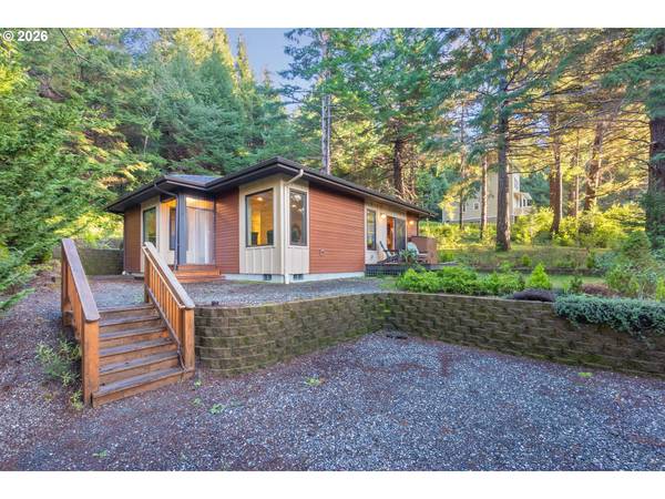 241 16TH ST, Port Orford, OR 97465