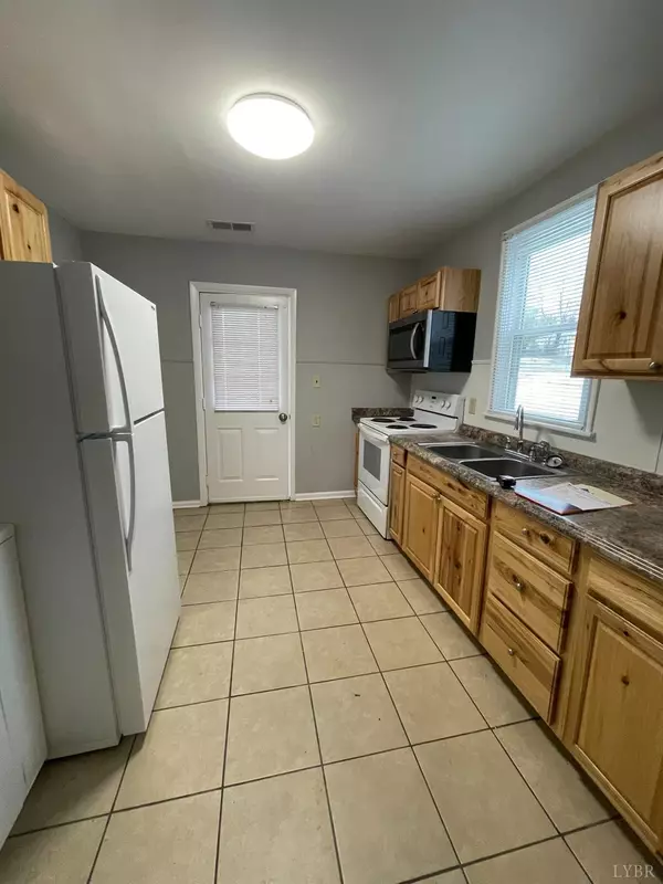 Lynchburg, VA 24501,209 College DR