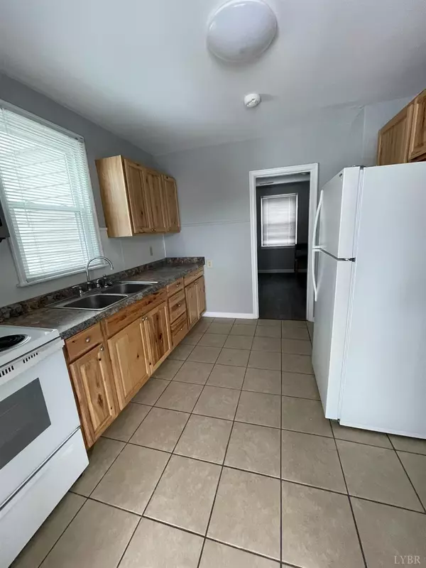 Lynchburg, VA 24501,209 College DR