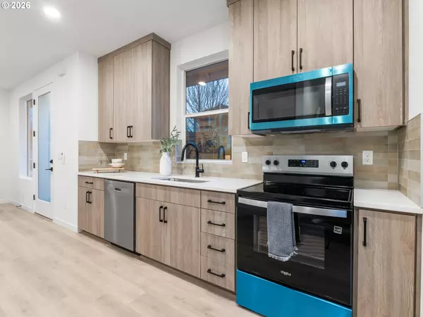 Portland, OR 97203,8328 N Bank ST