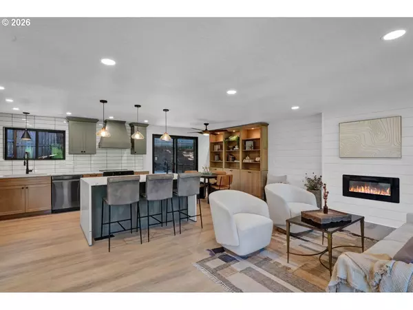 Eugene, OR 97405,396 BRAE BURN DR