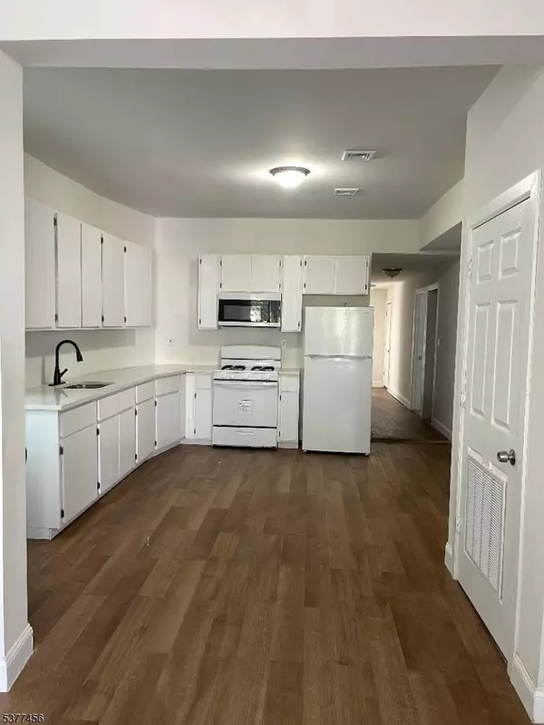 Newark City, NJ 07108,154 Johnson Ave