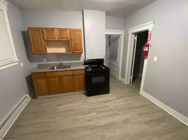 Newark City, NJ 07104,133 Oraton St