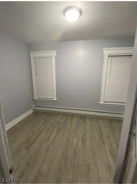 Newark City, NJ 07104,133 Oraton St