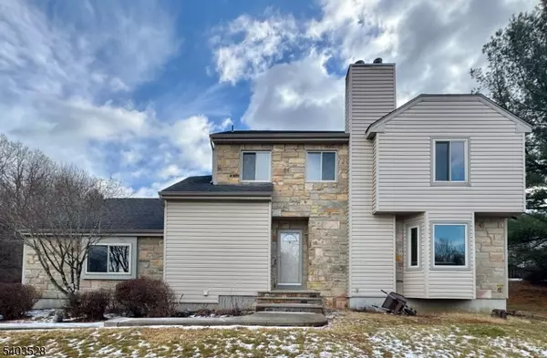 50 Knob Hill Rd, Washington Twp., NJ 07840