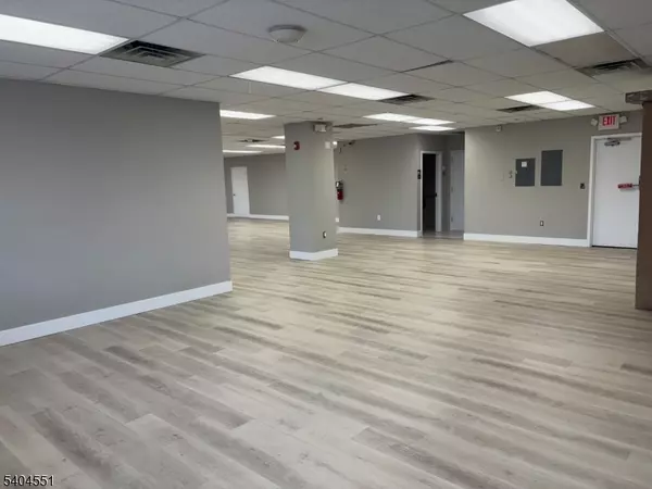 Hawthorne Boro, NJ 07506,662 Goffle Rd