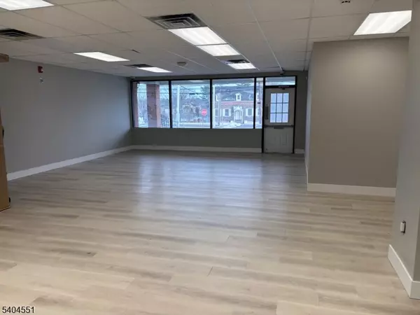 Hawthorne Boro, NJ 07506,662 Goffle Rd