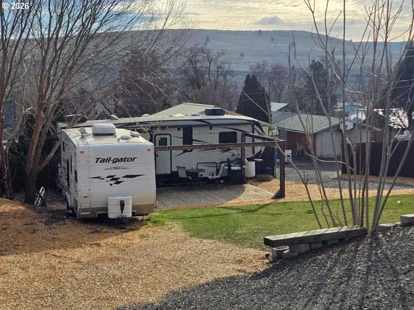 605 GRANT AVE, Maupin, OR 97037