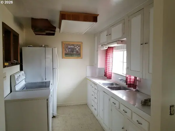 605 GRANT AVE, Maupin, OR 97037