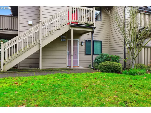 Eugene, OR 97401,2001 LAKE ISLE TER