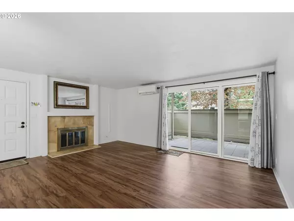 Eugene, OR 97401,2001 LAKE ISLE TER