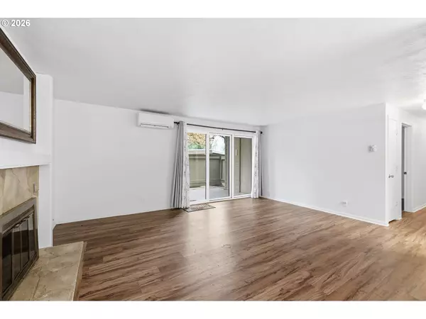 Eugene, OR 97401,2001 LAKE ISLE TER