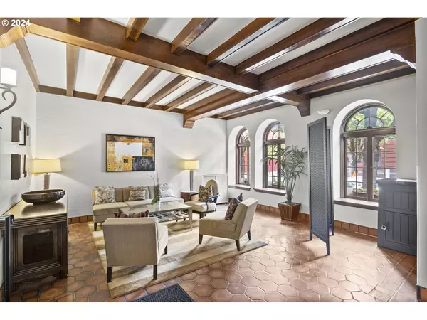 Portland, OR 97205,709 SW 16TH AVE #406