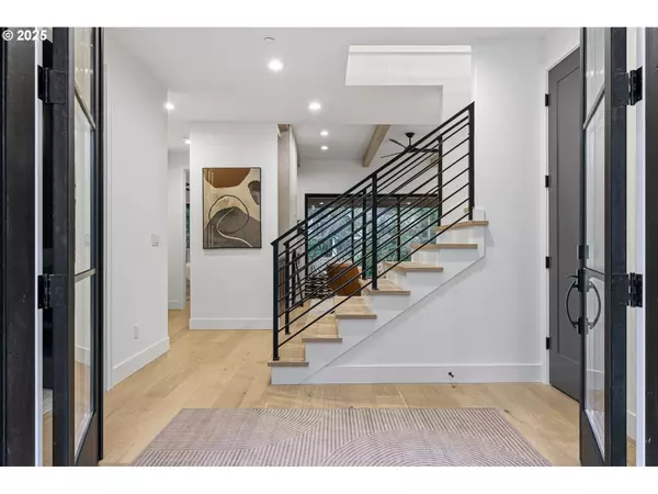 Lake Oswego, OR 97034,14100 Knaus RD