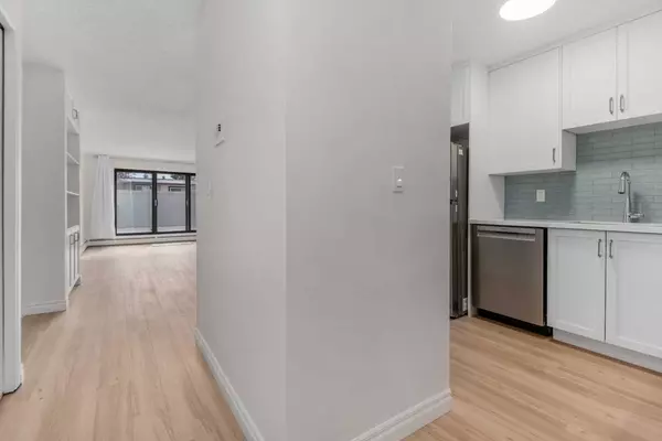 Calgary, AB T2V0M3,611 67 AVE SW #202