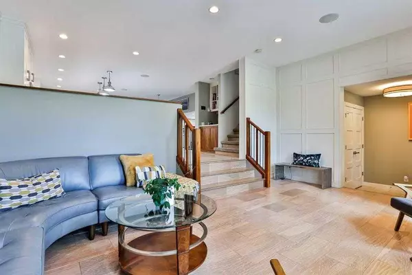 Lethbridge, AB T1K 4R3,234 McMaster BLVD W