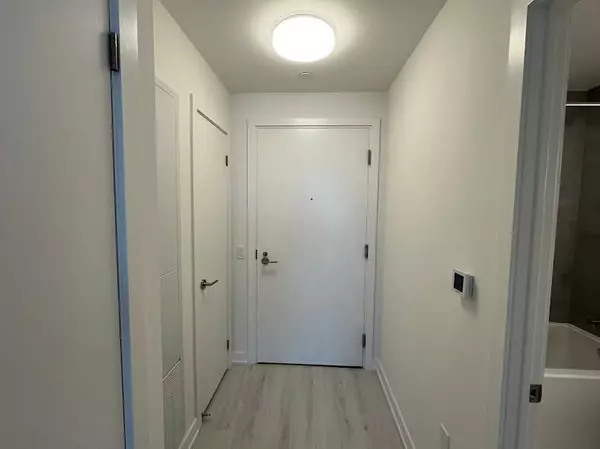 Toronto C10, ON M4P 1V7,110 Broadway AVE #2111S