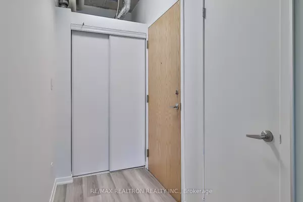 Toronto C01, ON M6J 3S8,150 Sudbury ST #2005