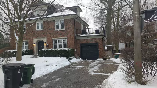 Toronto C02, ON M4V 2T2,36 Russell Hill RD