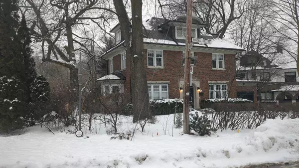 Toronto C02, ON M4V 2T2,36 Russell Hill RD