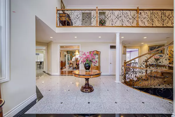 Toronto C12, ON M2L 1C6,49 Arjay CRES