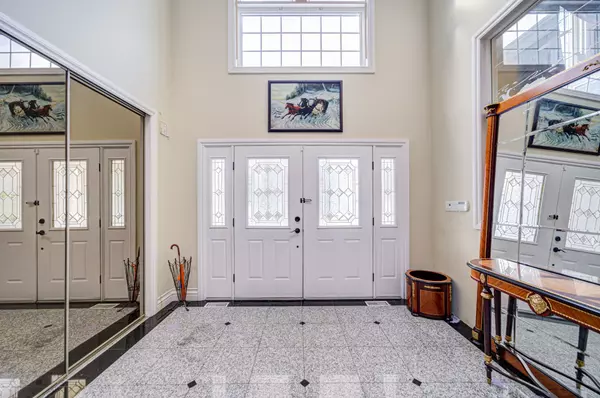 Toronto C12, ON M2L 1C6,49 Arjay CRES