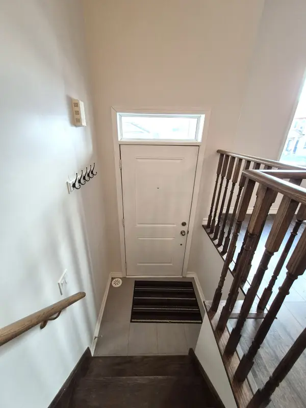 Whitby, ON L1N 0L5,12 Dunsley WAY