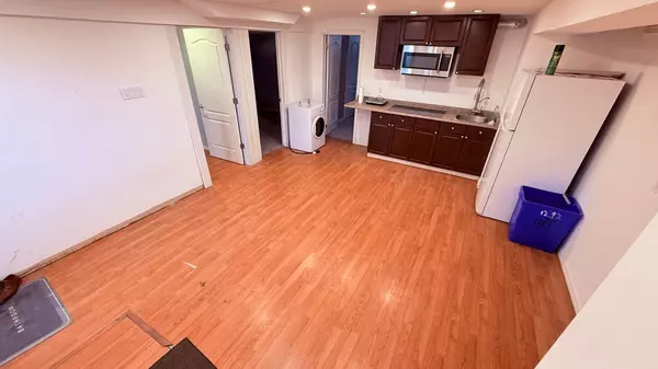 Oshawa, ON L1K 2Y3,1292 Ravencliffe CT #Basement