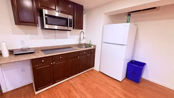 Oshawa, ON L1K 2Y3,1292 Ravencliffe CT #Basement