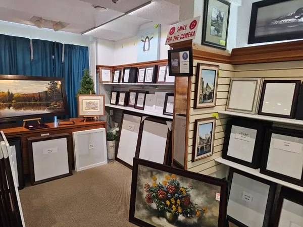 Oshawa, ON L1G 4W2,922 Simcoe ST N