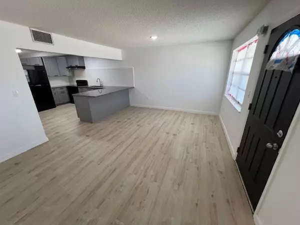 6050 SW 27th St #206, Miramar, FL 33023