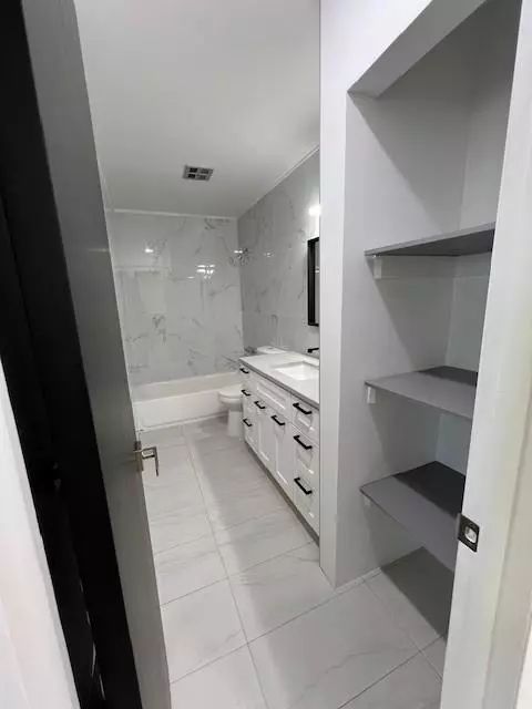 Miramar, FL 33023,6050 SW 27th St #206