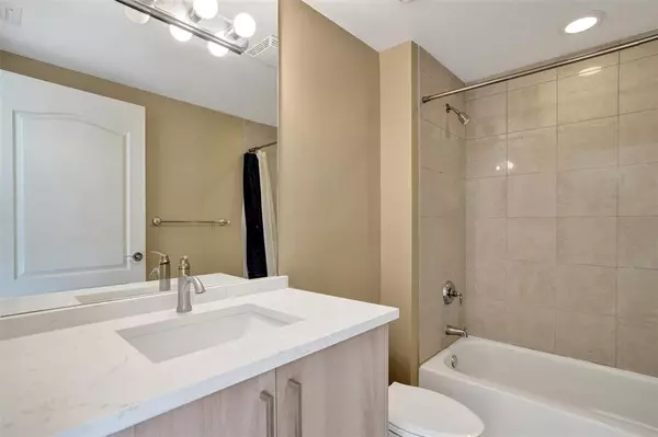 Deerfield Beach, FL 33441,101 S Ocean Drive #406