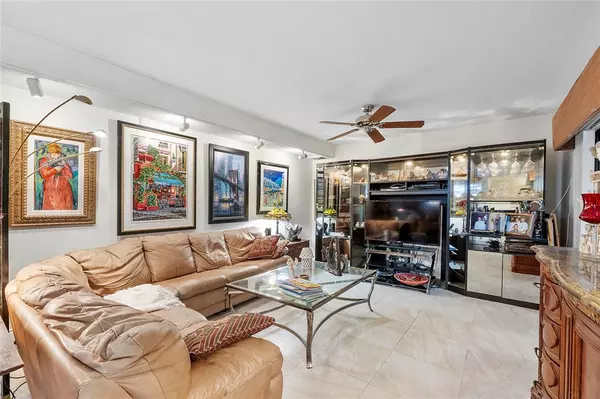 Davie, FL 33324,9101 SW 19 Place #A