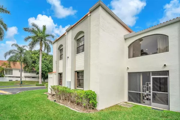 Aventura, FL 33180,3571 Magellan Cir #343-4