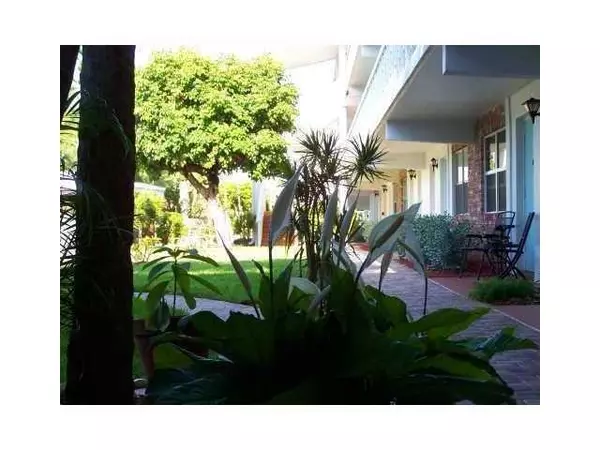 Lauderdale By The Sea, FL 33308,224 Hibiscus Ave #151