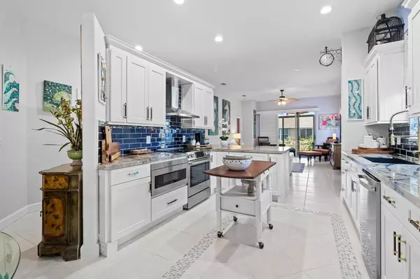 Hutchinson Island, FL 34949,3017 Ocelot Way #28-2