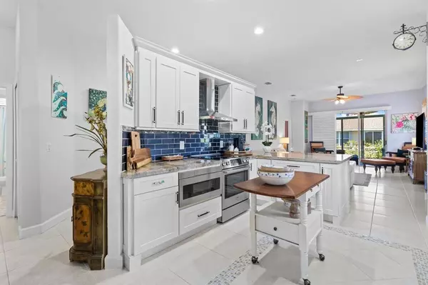 Hutchinson Island, FL 34949,3017 Ocelot Way #28-2