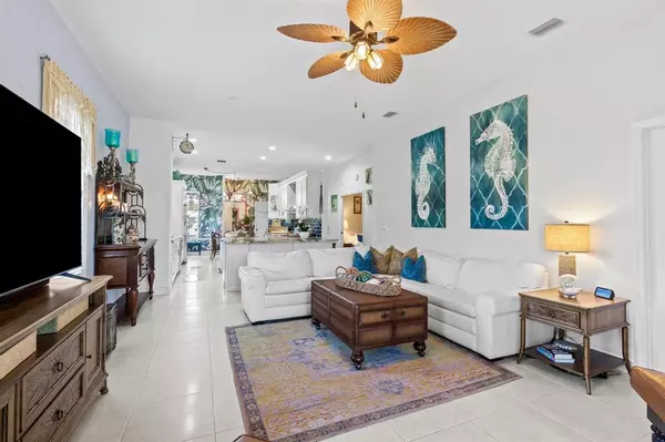 Hutchinson Island, FL 34949,3017 Ocelot Way #28-2