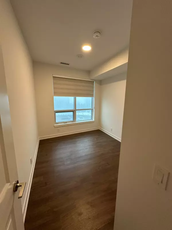 Vaughan, ON L4J 0L8,50 Upper Mall WAY #B632