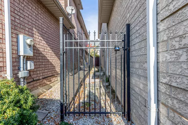 Vaughan, ON L4H 1N6,160 Golden Gate CIR #Lower