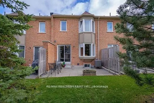 Aurora, ON L4G 0S1,52 Edwin Pearson ST